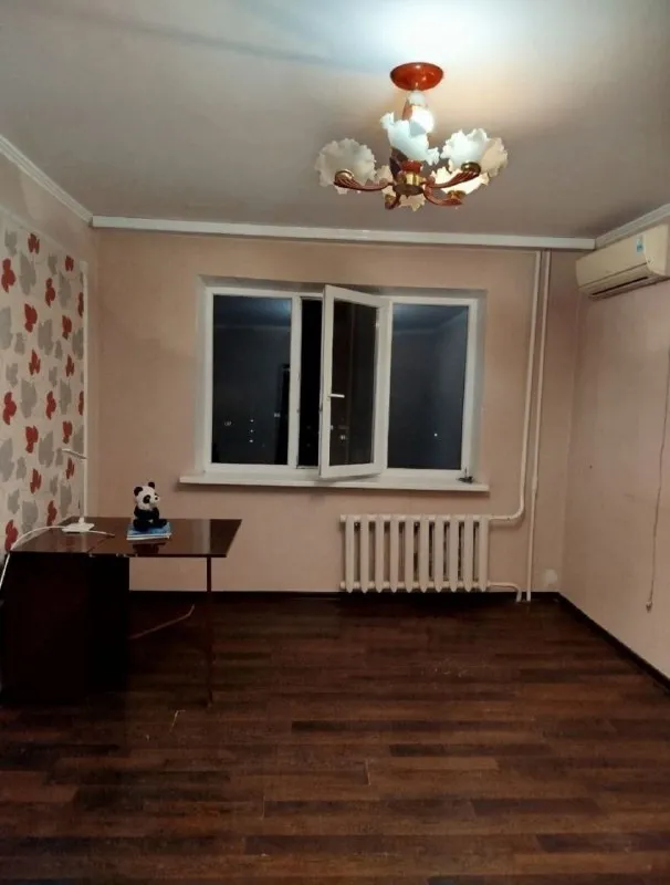 🏡продаётся трёхкомнатная квартира 🏙️город: харцызск днр 🗺улица патона, 30 а • этажность–7/9 жилого дома • общая площадь–64 м2 • квартира не угловая • все комнаты раздельные • есть утеплённая лоджия • рядом магазины, школа, детский садик, остановка общественного транспорта и больница 🔥собственник 💴цена: 3🍋000.000 рублей ☎️+7(949) 594-02-23 ирина подписаться | приобрести размещение - фотография - 4