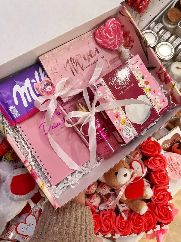 Готовые подарки для ваших вторых половинок 🫂 в нашем магазине вы сможете найти как уже готовый подарочный бокс, так и вместе с консультантом собрать его на подходящую для вас сумму🐚 бокс № 1 – 1700₽ бокс № 2 – 2300₽ бокс № 3 – 3000₽ бокс № 4 – 3200₽ наполнение любого представленного бокса можно корректировать❤️ возможна доставка по днр🚕 🛍 адрес: харцызск, улица октябрьская, 41 (бульвар шевченко) 🛍 график работы: ежедневно с 10:00 до 19:00 🛍 доставка по харцызску и другим городам днр 🛍 возможна оплата картой 🛍 контактный телефон: +7(949)317-317-0 💬 реклама - фотография - 1