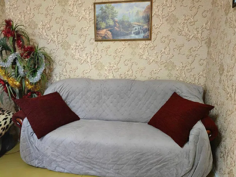 🏡посуточно 2-двухкомнатная квартира 🌇город донецк днр 🗺пролетарский район, улица прожекторная. 📍 💦квартира с водой 24/7 ( накопитель 500 литров, нагревательный бак)❗️ ✅в квартире имеется всё необходимое для комфортного проживания! 💴стоимость аренды от 5 тысяч рублей (до 3-х гостей), залоговая сумма 5 тысяч рублей ( возвращается при условии сохранности имущества и соблюдения правил проживания). 📲☎️+79494841288 телеграм 📨подписаться - фотография - 1