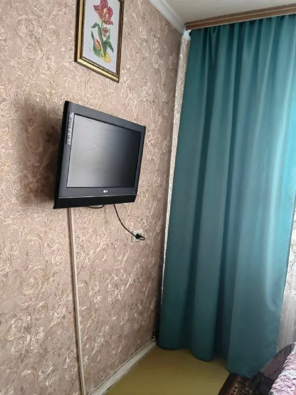 🏡посуточно 2-двухкомнатная квартира 🌇город донецк днр 🗺пролетарский район, улица прожекторная. 📍 💦квартира с водой 24/7 ( накопитель 500 литров, нагревательный бак)❗️ ✅в квартире имеется всё необходимое для комфортного проживания! 💴стоимость аренды от 5 тысяч рублей (до 3-х гостей), залоговая сумма 5 тысяч рублей ( возвращается при условии сохранности имущества и соблюдения правил проживания). 📲☎️+79494841288 телеграм 📨подписаться - фотография - 4