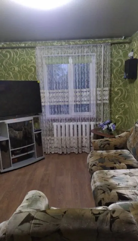 Продаётся дом в городе харцызск (трест, ориентир школа № 5). Общая площадь дома 61 м², есть пристройка площадью 31 м². Дом газифицированный. Окна пластиковые. Центральная канализация и водопровод. Дом утеплённый. На территории есть гараж. Цена 6.800 000 рублей +7(949)404-51-48 собственник подписаться: • max. Ru/nedvizhimost - фотография - 3