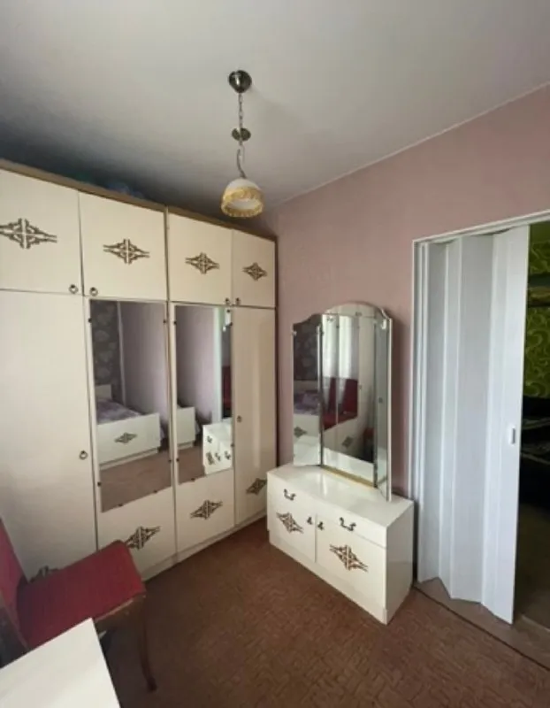 Продаётся дом в городе харцызск (трест, ориентир школа № 5). Общая площадь дома 61 м², есть пристройка площадью 31 м². Дом газифицированный. Окна пластиковые. Центральная канализация и водопровод. Дом утеплённый. На территории есть гараж. Цена 6.800 000 рублей +7(949)404-51-48 собственник подписаться: • max. Ru/nedvizhimost - фотография - 6