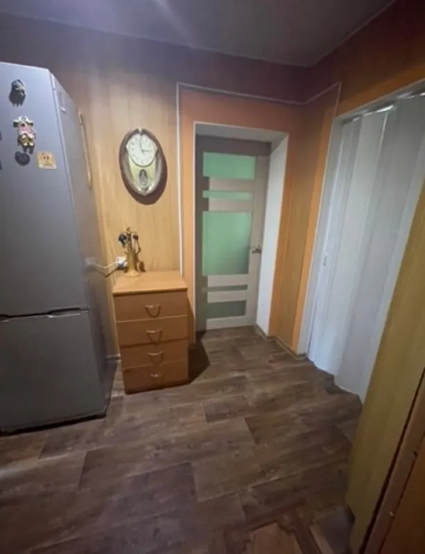 Продаётся дом в городе харцызск (трест, ориентир школа № 5). Общая площадь дома 61 м², есть пристройка площадью 31 м². Дом газифицированный. Окна пластиковые. Центральная канализация и водопровод. Дом утеплённый. На территории есть гараж. Цена 6.800 000 рублей +7(949)404-51-48 собственник подписаться: • max. Ru/nedvizhimost - фотография - 9