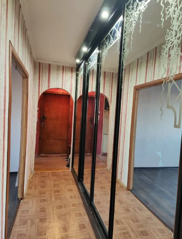 🏠 цена снижена! 2 750 000 руб срочная продажа! 3-комнатная квартира в харцызске 📍 ул. Патона, 30а 7/... - фотография