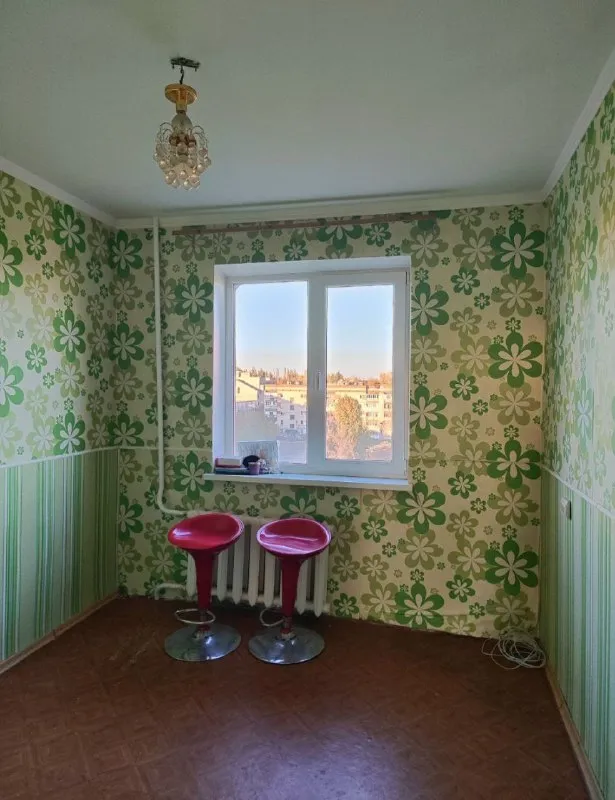 🏠 цена снижена! 2 750 000 руб срочная продажа! 3-комнатная квартира в харцызске 📍 ул. Патона, 30а 7/9 этаж | 64 м² | все комнаты раздельные квартира тёплая, светлая, не угловая, с удобной планировкой — отличный вариант для семьи. Состояние «заезжай и живи», без срочных вложений. Преимущества квартиры: ✔️ просторная кухня ✔️ утеплённая лоджия ✔️ кондиционер ✔️ водонагреватель ✔️ шкаф-купе ✔️ новый лифт в доме инфраструктура: в шаговой доступности школа, детский сад, магазины, остановка общественного транспорта, больница — удобное и развитое место для жизни. ☎️ ирина (собственник): +7 949 594-02-23 💰 цена: 2 750 000 руб. - фотография - 4