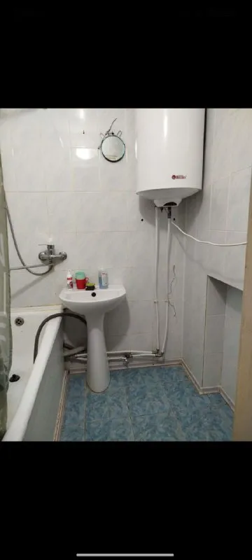 🏠 цена снижена! 2 750 000 руб срочная продажа! 3-комнатная квартира в харцызске 📍 ул. Патона, 30а 7/9 этаж | 64 м² | все комнаты раздельные квартира тёплая, светлая, не угловая, с удобной планировкой — отличный вариант для семьи. Состояние «заезжай и живи», без срочных вложений. Преимущества квартиры: ✔️ просторная кухня ✔️ утеплённая лоджия ✔️ кондиционер ✔️ водонагреватель ✔️ шкаф-купе ✔️ новый лифт в доме инфраструктура: в шаговой доступности школа, детский сад, магазины, остановка общественного транспорта, больница — удобное и развитое место для жизни. ☎️ ирина (собственник): +7 949 594-02-23 💰 цена: 2 750 000 руб. - фотография - 7