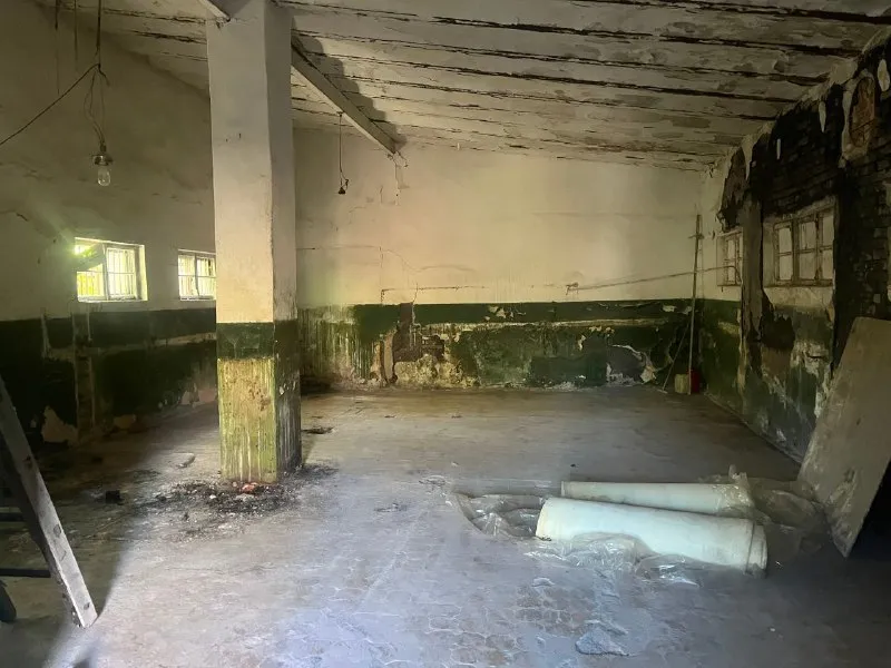 🏡продаётся помещение свободного назначения 🌇город: енакиево днр 🗺ориентир: конечная трамвая, пос. Красный городок • общая площадь помещения–250 м2 • электричество–380 вольт • помещение требует ремонта • документы готовы 🔥собственник 💴цена: 6🍋200.000 рублей ☎️+7(949) 383-17-75 алексей 📨подписаться - фотография - 3