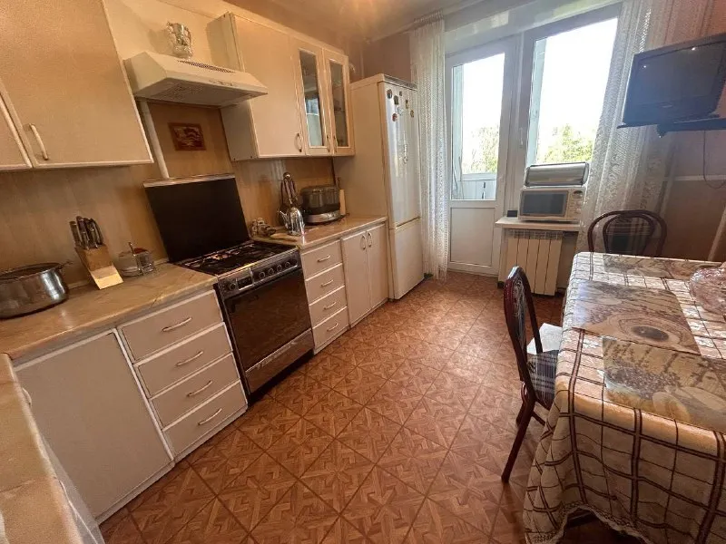 Аренда 3х комнатной квартиры - ворошиловский район -набережная/рамада - вода идёт круглосуточно! 📍улица набережная 133 - спа-центр ramada полностью оборудованная квартира‼️ вся необходимая техника и мебель - вся изменения в квартира за счет арендодателя. 🔸 вода идёт круглосуточно. 🔸 просторная гостиная. 🔸кухня. 🔸две спальни. 🔸 просторная входная группа. 🔸 раздельный санузел - бойлер на 70л. 📍 рядом: ✔️ набережная. ✔️ автостанция крытый рынок. ✔️ магазины и супермаркеты. ✔️ школа и детский сад. ✔️ удобная транспортная развязка. Стоимость аренды 45,000 рублей номер +7949 04 04 189 - фотография - 2