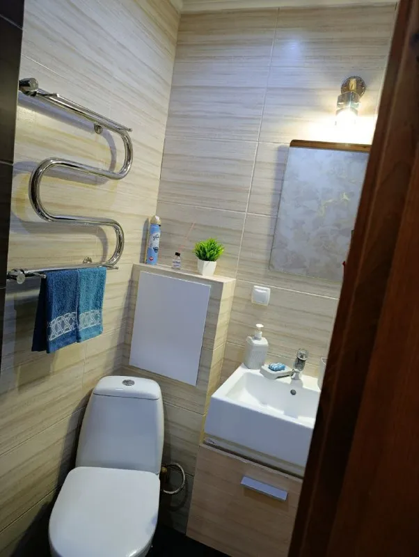 🏡посуточно 1-однокомнатная квартира от собственника. 🌇донецк днр пролетарский район, ул. Раздольная📌 ✅свежий ремонт❗️ ✅уютная квартира для вашего комфортного проживания. ✅чистота и безопасность - тщательная уборка и дезинфекция после каждого гостя. ✅полная комплектация - wi-fi, телевизор, фен, утюг, кондиционер, стиральная машина, тапочки, средства гигиены, чистые полотенца и постельное белье. 💦 🚿 вода холодная и горячая 24/7 круглосу. .. Egram. Org/img/emoji/40/f09f918d. Png')">👍удобная лоджия для курения. 🚫 квартира не сдается для вечеринок и шумных компаний. 📍при необходимости предоставление электронных чеков. 🔥заселение 24/7 ⏰заезд в 13.30. Выезд 12.00. 💰стоимость 5.500 руб/сутки + залог 5.000 рублей. ✍️предложу другие варианты 📲☎️+79498479831 ирина 📨подписаться - фотография - 5