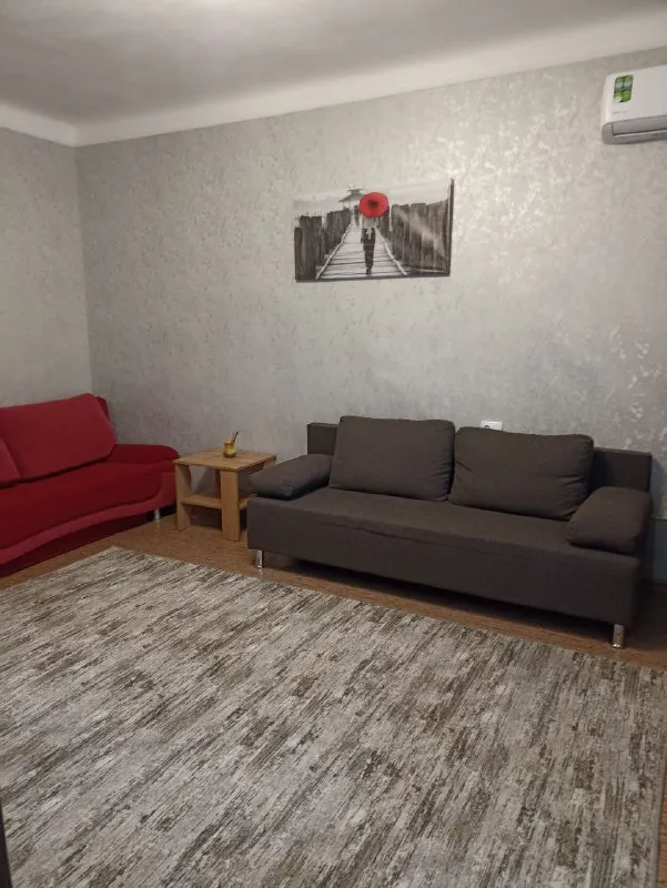 Квартиры посуточно, сдам 2-х комнатную квартиру 📍харцызск, центр. Уютная квартира после ремонта! В квартире есть все для комфортного проживания: - вода круглосуточно❗️❗️❗️ - холодильник, стиральная машинка, микроволновка - смарт тв, wi-fi - полотенца, постельное бельё, тапки, посуда. - двухспальная кровать - два раскладывающихся дивана - утюг, фен, сушка для белья, гладилка - кондиционер ✅ курение в квартире категорически запрещено❗️❗️❗️ ✅ квартира не сдаётся для проведения вечеринок и других шумных мероприятий. ✅ есть залоговая сумма(возвращается после уборки) ✔️отчетные налоговые документы для организаций ❗️ ❗️заезд после 14.00 в любое время ❗️выезд в 12.00. Есть залоговая сумма, возвращается после уборки тел. , телеграм: 📞+7(949) 561-40-65❗️ vk. Com/kv. Posut. Harcyz - фотография - 3