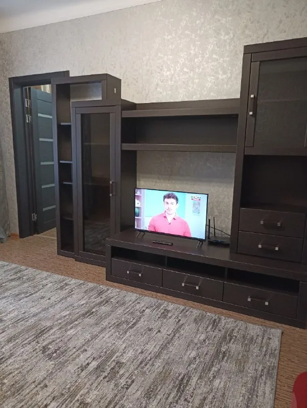 Квартиры посуточно, сдам 2-х комнатную квартиру 📍харцызск, центр. Уютная квартира после ремонта! В квартире есть все для комфортного проживания: - вода круглосуточно❗️❗️❗️ - холодильник, стиральная машинка, микроволновка - смарт тв, wi-fi - полотенца, постельное бельё, тапки, посуда. - двухспальная кровать - два раскладывающихся дивана - утюг, фен, сушка для белья, гладилка - кондиционер ✅ курение в квартире категорически запрещено❗️❗️❗️ ✅ квартира не сдаётся для проведения вечеринок и других шумных мероприятий. ✅ есть залоговая сумма(возвращается после уборки) ✔️отчетные налоговые документы для организаций ❗️ ❗️заезд после 14.00 в любое время ❗️выезд в 12.00. Есть залоговая сумма, возвращается после уборки тел. , телеграм: 📞+7(949) 561-40-65❗️ vk. Com/kv. Posut. Harcyz - фотография - 4