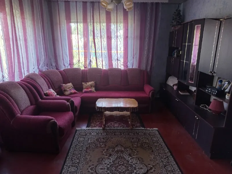 Продаётся двухэтажный газифицированный дом со всеми удобствами, во дворе гараж. Иловайск, ул тимирязева 32 +79493833954 +79496276527 +79490750421 3500000 р ▪️ недвижимость большого харцызска 👈 подписаться ▪️ разместить объявление ▪️ обсудить - фотография - 6