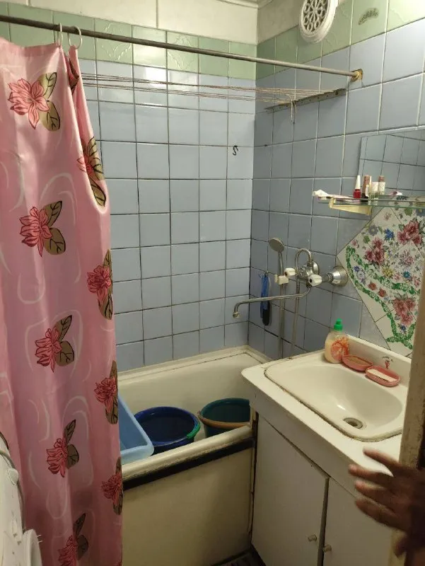 Сдам 2 ком квартиру ленинский район мариупольская развилка ул днепроздержинская 6/9 этаж окна пластиковые, машинка автомат, холодильник, микроволновая печь все необходимое в квартире есть состояние обычное 20 000₽+все коммунальные услуги +79494113097 алина @as_01vva telegram - фотография - 9