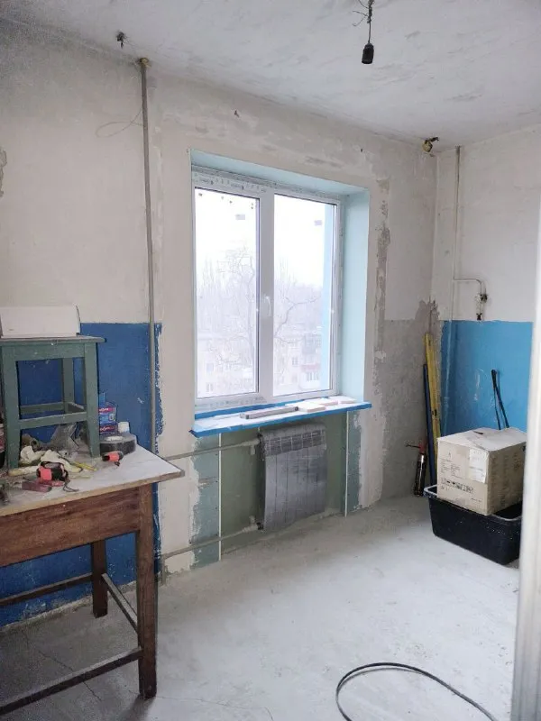 Продается 1-комнатная квартира 🌇в пролетарском районе г. Донецка! Ориентир – кондитерская-пекарня "ласуня". 📍 удобная инфраструктура: рядом магазины, школа, детский сад, парк. Во дворе – парковочные места. ✅этаж: 7 из 9 ✅общая площадь: 32 м² ✅состояние: квартира с начатым капитальным ремонтом, выполнены все черновые работы и заменены коммуникации. 🔥 ремонт делался для себя с использованием дорогих и качественных материалов: стяжка пола, новая электропроводка, современная система отопления и водопровода 👍преимущества: остались только отделочные работы, которые вы сможете выполнить по своему вкусу, создав идеальное пространство для жизни. 💰цена: 2 500 000 ₽ 🔥🔥 📑документы готовы к сделке. Звоните, договоримся о просмотре в удобное для вас время! 📲☎️+7(949)400-87-03 (telegram) ольга, центр недвижимости "мир" подписаться  |  дать объявление - фотография - 5