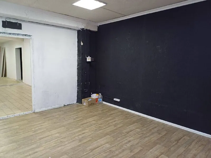 Сдаётся коммерческое помещение в центре мариуполя! 🌇город мариуполь центр города — проспект ленина📌 📐 площадь: 25 м² 🏢 2 этаж (над продуктовым магазином) 🔌 все необходимые коммуникации подключены ✅помещение светлое и удобное для работы. ✅отлично подойдёт для бизнеса в сфере услуг или торговли. 💼 подойдёт под: • магазин одежды / обуви • косметику и парфюмерию • аксессуары • зоотовары • товары для дома • спорттовары • подарки и т. .. Mg/emoji/40/e2988e. Png')">☎️ звоните: +7 (949) 835-76-48 📩 telegram: +7 (949) 714-34-58 🛫подписаться  |  дать объявление 📲наш max - фотография - 3