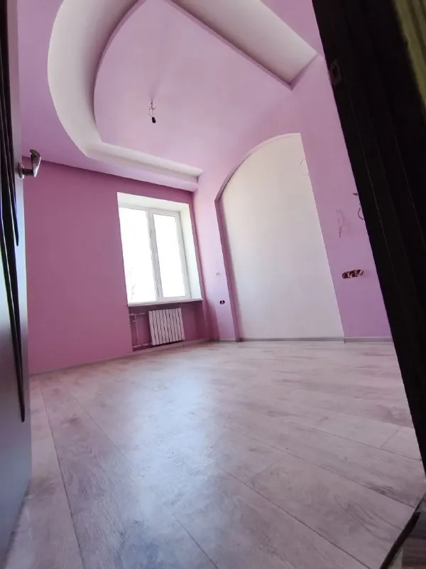 ‼️ внимание‼️ цена снижена харцызск центр уникальное предложение ‼️ таких предложений нет в городе ‼️ продам 2х комнатную квартиру+гараж во дворе+подсобное помещение с подвалом ‼️ ✅ -г. Харцызск ✅ -ул. Вокзальная д35 ✅- сталинка ✅- 3й эт 3/дома ✅- s, 42м. Кв ✅ продам квартиру с гаражом - фотография - 4