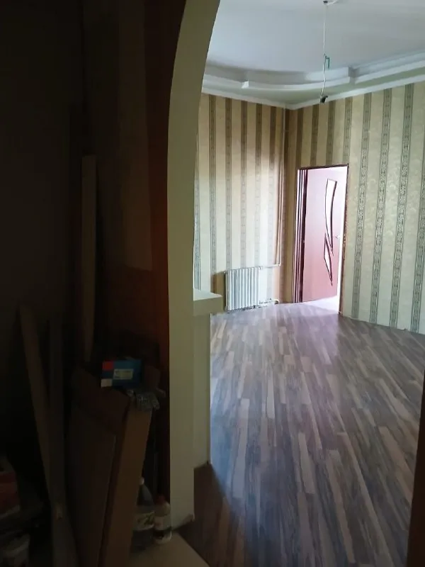 ‼️ внимание‼️ цена снижена харцызск центр уникальное предложение ‼️ таких предложений нет в городе ‼️ продам 2х комнатную квартиру+гараж во дворе+подсобное помещение с подвалом ‼️ ✅ -г. Харцызск ✅ -ул. Вокзальная д35 ✅- сталинка ✅- 3й эт 3/дома ✅- s, 42м. Кв ✅ продам квартиру с гаражом - фотография - 5