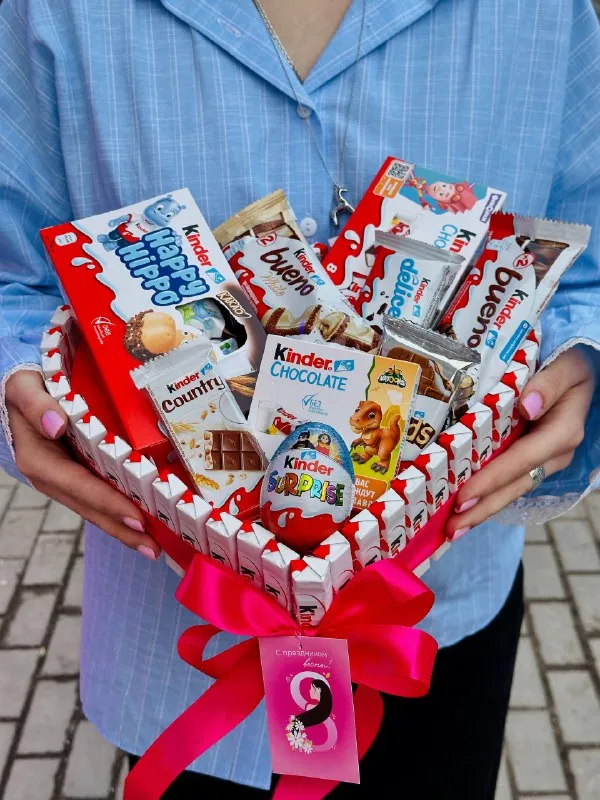 Хотите удивить любимую 8-го марта? Мы знаем как это сделать🩷 🤩фото №1 и №3 - от 19000₽ 🤩фото №2 - 4000₽ 🤩фото №4 - от 8000₽ соберем подарки на любой бюджет и вкус! Приходите или пишите нам в личные сообщения!🎀 возможна доставка по днр🚕 📲по всем вопросам пишите: @creative_dnr 🛍адрес: харцызск, улица октябрьская, 41 (бульвар шевченко) 🛍график работы: ежедневно с 10:00 до 19:00 🛍доставка по харцызску и другим городам днр 🛍возможна оплата картой 🛍контактный телефон: +7(949)317-317-0 erid:mvgzqc98w3kvmjtrardxdm6z реклама - фотография - 2