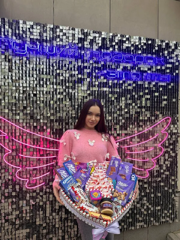 Хотите удивить любимую 8-го марта? Мы знаем как это сделать🩷 🤩фото №1 и №3 - от 19000₽ 🤩фото №2 - 4000₽ 🤩фото №4 - от 8000₽ соберем подарки на любой бюджет и вкус! Приходите или пишите нам в личные сообщения!🎀 возможна доставка по днр🚕 📲по всем вопросам пишите: @creative_dnr 🛍адрес: харцызск, улица октябрьская, 41 (бульвар шевченко) 🛍график работы: ежедневно с 10:00 до 19:00 🛍доставка по харцызску и другим городам днр 🛍возможна оплата картой 🛍контактный телефон: +7(949)317-317-0 erid:mvgzqc98w3kvmjtrardxdm6z реклама - фотография - 4