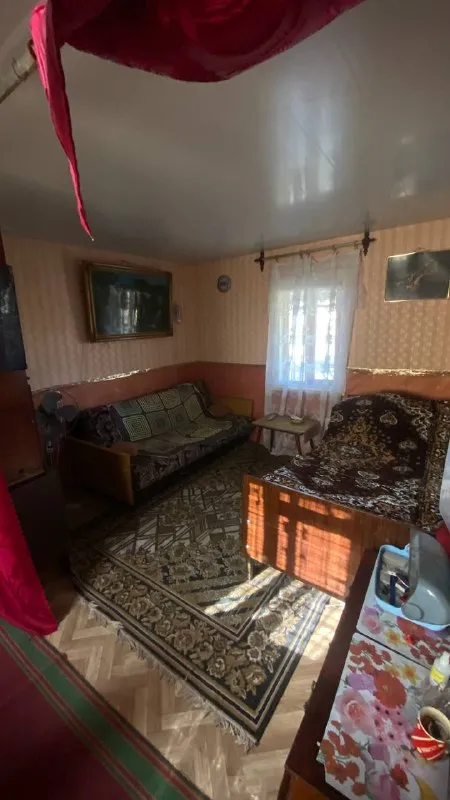 Продам дачу в закрытом обществе. 6 соток земли, полив 2 раза в неделю. Территория охраняется. До водохранилища 500м, на территории общества есть свой ставок, можно купаться. Ориентировочно харцызск. Цена 350.000т +79494559272 - фотография - 4