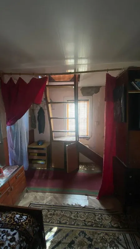 Продам дачу в закрытом обществе. 6 соток земли, полив 2 раза в неделю. Территория охраняется. До водохранилища 500м, на территории общества есть свой ставок, можно купаться. Ориентировочно харцызск. Цена 350.000т +79494559272 - фотография - 7