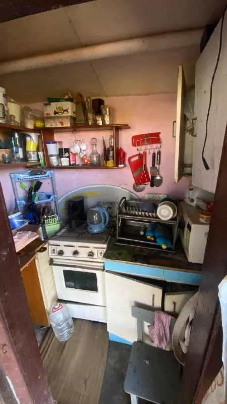 Продам дачу в закрытом обществе. 6 соток земли, полив 2 раза в неделю. Территория охраняется. До водохранилища 500м, на территории общества есть свой ставок, можно купаться. Ориентировочно харцызск. Цена 350.000т +79494559272 - фотография - 9