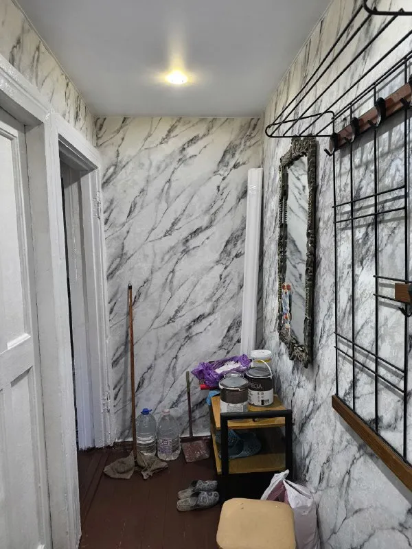 Сдам трёхкомнатную квартиру в харцызске в центре города после косметического ремонта. 25000+коммунальные. 79494572162 - фотография - 1