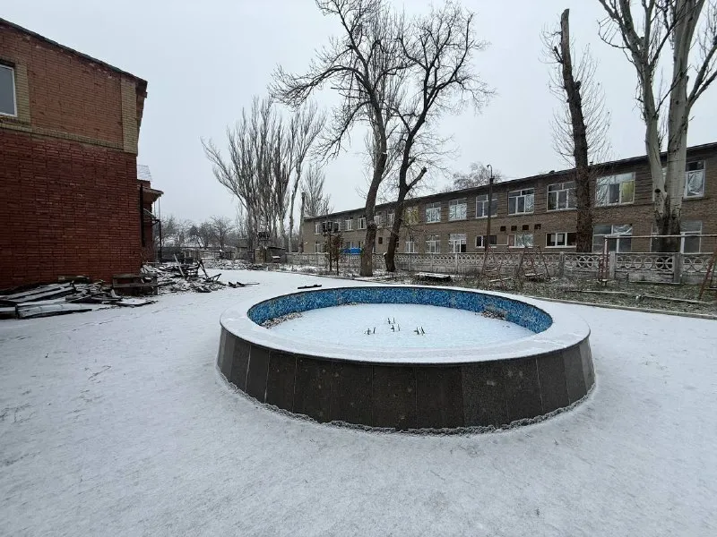 ☎️+79490370636 продажа коммерческой недвижимости 🏙️ - 592 м² квадратных метров отдельно стоящего здания в самом центре ясиноватой по ул. Орджоникидзе- главпочтамт документы рф 🇷🇺 ключи 🔑 в агентстве ❕ показ в любое время по договоренности за час ❕ ранее в помещении был ресторан ! Преимущества: ✔️парковка, рядом остановка ✔️хороший напор воды ✔️высокие потолки, большой участок земли ✔️шикарный проходной поток и транспортный 📌помещение полностью под чистовую отделку цена:35.000.000 ☎️+79490370636 - фотография - 4