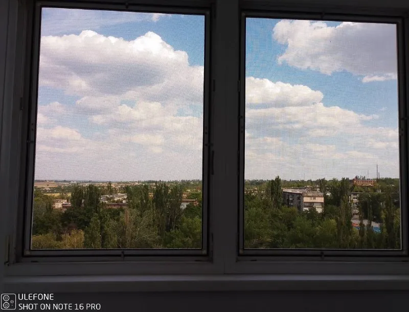 Срочно!!! Продам 1-комнатную квартиру в г. Харцызске, м-н металлургов, 52а, 9/9, общая площадь 31,9, жилая – 16,1, окна пластик, трубы пластик, балконный блок пластик, балкон пластик застеклен, отопление поменяно, проводка частично поменяна, стены готовы к поклейке обоев, вода по графику, до этажа доходит. Документы готовы к сделке! Цена 1 150 000 рублей. +7-949-383-03-11, telegram, whatsapp, max: +7-949-383-03-11. - фотография - 6