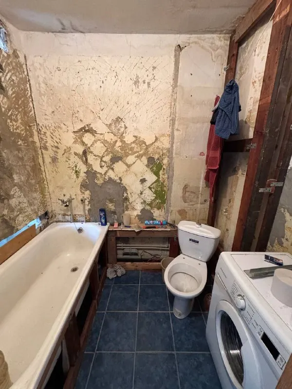 Продам 2-х комнатную квартиру 🌇харцызск, м-н металлургов📌 ✅общая площадь 45кв. М, 2 этаж 5 этажного дома, не угловая. ✅окна пластиковые, балконный блок дерево, застеклен. ✅коммуникации заменены. 👍хорошее расположение : школа, детский сад, рынок, супермаркеты. 💰цена 2 000 000 ₽ торг 📲☎️+79493418412 лилия ан терем 🛫подписаться  |  дать объявление 📲наш max - фотография - 4