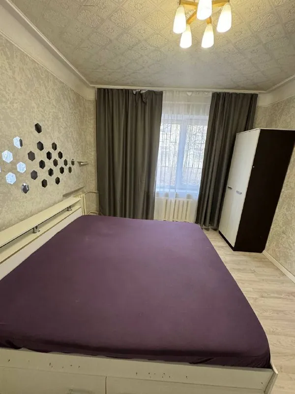 Продам 2-х комнатную квартиру ! 🌇харцызск, центр. Ул. Сергея лазо. 📌 ✅общая площадь 48.4 кв. М, 1 этаж 2 этажного дома. ✅комнаты раздельные, состояние жилое, есть кладовая. ✅окна пластиковые, стоят решетки. 📑документы готовы, прописанных нет. 👍хорошее расположение : школа, детский сад, магазины, рынок, автовокзал. 💰цена 3 200 000 ₽ 📲☎️+79493418412 лилия ан терем 🛫подписаться  |  дать объявление 📲наш max - фотография - 4