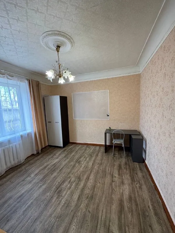 Продам 2-х комнатную квартиру ! 🌇харцызск, центр. Ул. Сергея лазо. 📌 ✅общая площадь 48.4 кв. М, 1 этаж 2 этажного дома. ✅комнаты раздельные, состояние жилое, есть кладовая. ✅окна пластиковые, стоят решетки. 📑документы готовы, прописанных нет. 👍хорошее расположение : школа, детский сад, магазины, рынок, автовокзал. 💰цена 3 200 000 ₽ 📲☎️+79493418412 лилия ан терем 🛫подписаться  |  дать объявление 📲наш max - фотография - 5