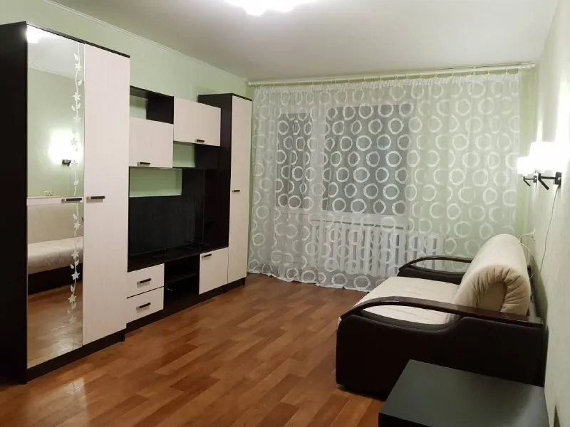 Сдаю однокомнатную квартиру аренда от собственника❗️ 🌇город мариуполь, на металлургов 35.📌 ✅долгосрочно, можно порядочной семье. ✅есть бытовая техника, меблирована, есть диван на двоих и ещё одно спальное место. Для ребенка например. 💰оплата ежемесячно 15000, + ком. Услуги. Договор аренды. Не агентство! Обращаться в телеграмм 📲 @ekaterina35890 🛫подписаться  |  дать объявление 📲наш max - фотография - 4