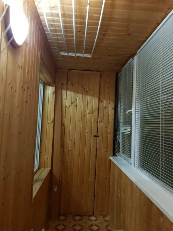 Сдаю однокомнатную квартиру аренда от собственника❗️ 🌇город мариуполь, на металлургов 35.📌 ✅долгосрочно, можно порядочной семье. ✅есть бытовая техника, меблирована, есть диван на двоих и ещё одно спальное место. Для ребенка например. 💰оплата ежемесячно 15000, + ком. Услуги. Договор аренды. Не агентство! Обращаться в телеграмм 📲 @ekaterina35890 🛫подписаться  |  дать объявление 📲наш max - фотография - 5