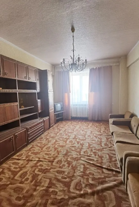 🏡продажа 3-трехкомнатной квартиры 🌇город: горловка днр 🏙️улица пушкинская, 🗺ориентир площадь победы • этажность–2/5 жилого дома • общая площадь–83 м2 • кухня–7.5 м2 • дом кирпичный • жилое состояние • рядом магазины, кафе и остановка общественного транспорта • документы готовы 🔥собственник 💴цена: 5🍋900.000 рублей ☎️+7(949) 493-85-47 📨подписаться - фотография - 4