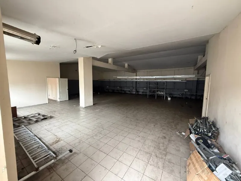 Продажа коммерческого помещения - 341м² 🌇донецк, буденновский район, мрэо 1 ул. Левобережная 6б 📌 ✅коммуникации: свет, вода, центральная канализация ✅офис 2 отдельных помещения ✅цех ✅склад 🚸большой автомобильный и пешеходный трафик 🅿собственная парковка и внутренний двор 👀показ в любое удобное время! 📲☎️+79493005543 🛫подписаться  |  дать объявление 📲наш max - фотография - 4