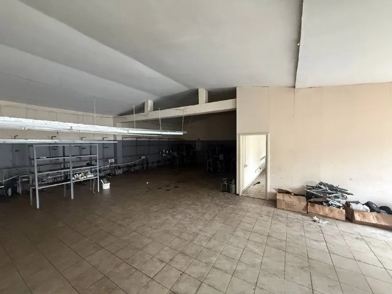 Продажа коммерческого помещения - 341м² 🌇донецк, буденновский район, мрэо 1 ул. Левобережная 6б 📌 ✅коммуникации: свет, вода, центральная канализация ✅офис 2 отдельных помещения ✅цех ✅склад 🚸большой автомобильный и пешеходный трафик 🅿собственная парковка и внутренний двор 👀показ в любое удобное время! 📲☎️+79493005543 🛫подписаться  |  дать объявление 📲наш max - фотография - 6