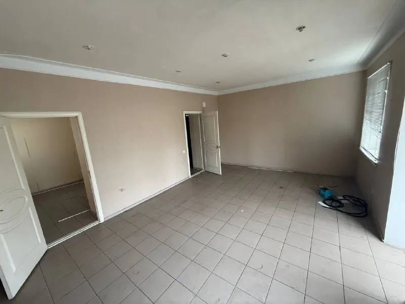 Продажа коммерческого помещения - 341м² 🌇донецк, буденновский район, мрэо 1 ул. Левобережная 6б 📌 ✅коммуникации: свет, вода, центральная канализация ✅офис 2 отдельных помещения ✅цех ✅склад 🚸большой автомобильный и пешеходный трафик 🅿собственная парковка и внутренний двор 👀показ в любое удобное время! 📲☎️+79493005543 🛫подписаться  |  дать объявление 📲наш max - фотография - 7