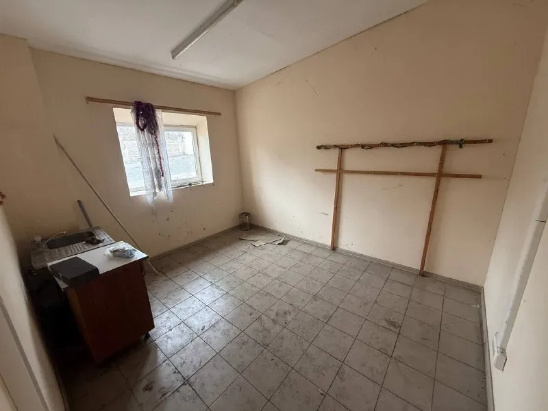 Продажа коммерческого помещения - 341м² 🌇донецк, буденновский район, мрэо 1 ул. Левобережная 6б 📌 ✅коммуникации: свет, вода, центральная канализация ✅офис 2 отдельных помещения ✅цех ✅склад 🚸большой автомобильный и пешеходный трафик 🅿собственная парковка и внутренний двор 👀показ в любое удобное время! 📲☎️+79493005543 🛫подписаться  |  дать объявление 📲наш max - фотография - 8