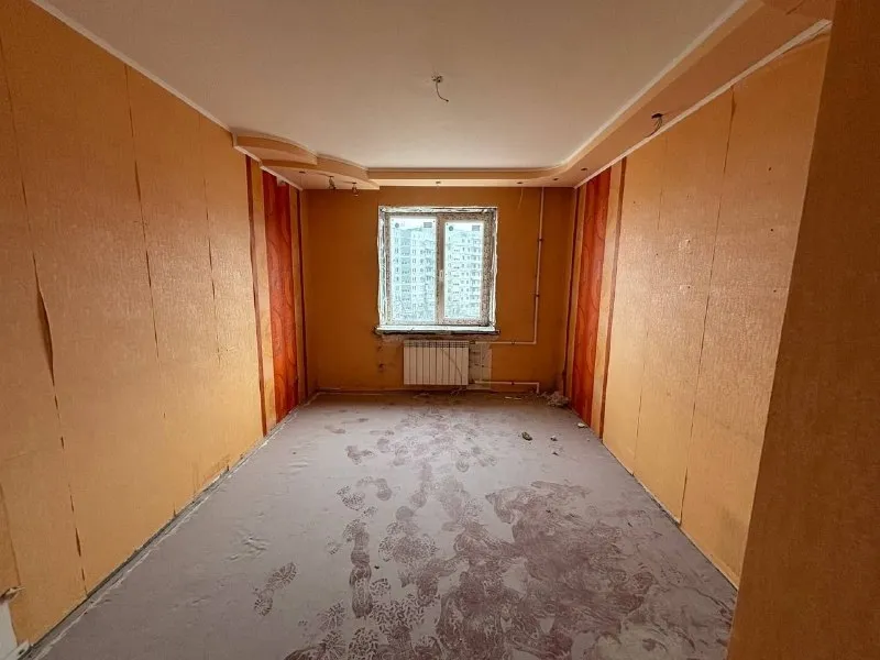 🏡продаётся 3-трехкомнатная квартира 🌇город: мариуполь днр 🗺микрорайон восточный • этажность–5/9 жилого дома • квартира под ремонт • санузел совмещённый • рядом магазины, аптека, рынок, супермаркет, школа, детский caдик • документы готовы 🔥собственник 💴цена: 3🍋000.000 рублей ☎️+7(949) 517-92-39 📨подписаться - фотография - 2