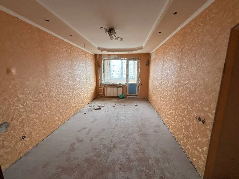 🏡продаётся 3-трехкомнатная квартира 🌇город: мариуполь днр 🗺микрорайон восточный • этажность–5/9 жилого дома • квартира под ремонт • санузел совмещённый • рядом магазины, аптека, рынок, супермаркет, школа, детский caдик • документы готовы 🔥собственник 💴цена: 3🍋000.000 рублей ☎️+7(949) 517-92-39 📨подписаться - фотография - 7