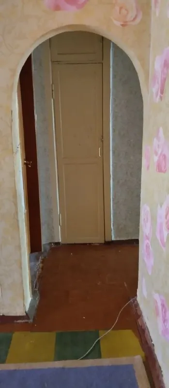 Продам трёхкомнатную квартиру продажа от собственника. ❗️ 🌇город донецк территориально - на рынке объединённом 📌 📑документы готовы к сделке. 🙅прописанных нет, долгов нет. ✅4/4 этаж, не угловая, теплая, дом кирпичный. ✅спальни раздельные. 🎁продается с мебелью. ✅окна пластиковые. - фотография - 5