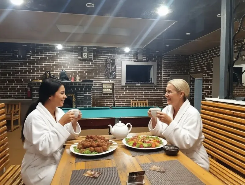 Сдается на ночь и пачасово   🌇донецк ул. Васнецова, 13 (р-н бакинских комиссаров)📍 ✨ уникальная квартира—всё в одном месте!  💦 вода 24/7 (холодная + горячая)  ✅ сдаётся от 2 часов❗️  💰 от 1500 ₽/час  💰 весь комплекс до 4 чел. — всего 2500 ₽!(от 3- ёх часов скидка) 🎱 бильярд. 🌡️ парилка *(по предзаказу)* - фотография - 1