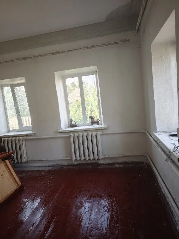 Продаётся добротный газифицированный дом 🌇в  мариуполе. Расположен в ильичевском районе, ориентир- пентагон. 📍 🌊дорога к дому заасфальтирована и освещена. 📍в шаговой доступности остановки, магазины, школа и т. Д.   ✅в доме общей площадью 66,8 м кв  4 жилые  комнаты, кухня 9,6 м кв. , туалет и ванная. ✅состояние жилое, окна пластиковые,   потолки высокие.   ✅участок ровный,   5,08 соток.   📲☎️+79493640374 📲☎️+79490895300 🛫подписаться  |  дать объявление 📲наш max - фотография - 4