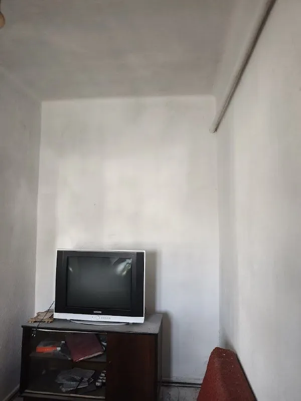 Продаётся добротный газифицированный дом 🌇в  мариуполе. Расположен в ильичевском районе, ориентир- пентагон. 📍 🌊дорога к дому заасфальтирована и освещена. 📍в шаговой доступности остановки, магазины, школа и т. Д.   ✅в доме общей площадью 66,8 м кв  4 жилые  комнаты, кухня 9,6 м кв. , туалет и ванная. ✅состояние жилое, окна пластиковые,   потолки высокие.   ✅участок ровный,   5,08 соток.   📲☎️+79493640374 📲☎️+79490895300 🛫подписаться  |  дать объявление 📲наш max - фотография - 5