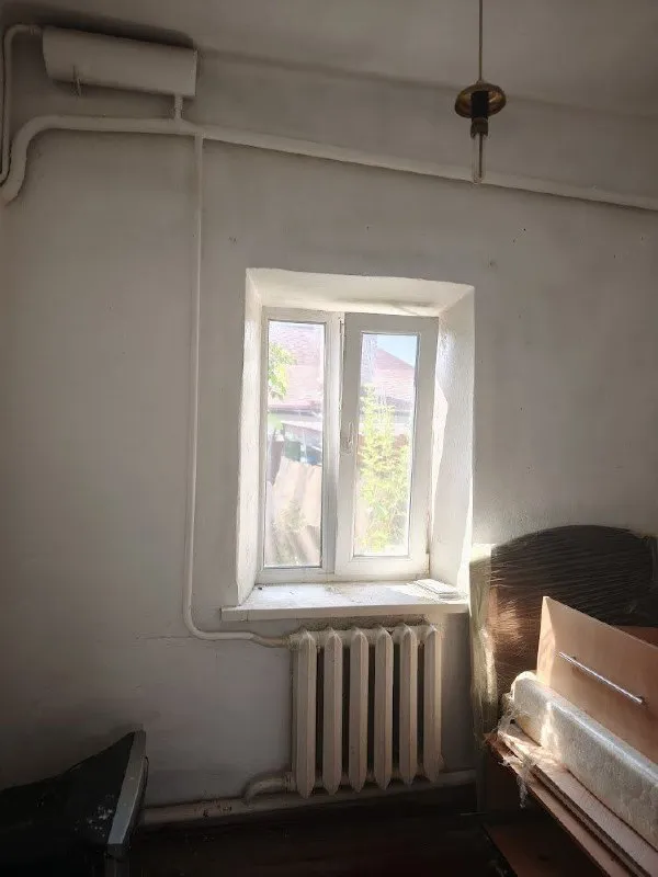 Продаётся добротный газифицированный дом 🌇в  мариуполе. Расположен в ильичевском районе, ориентир- пентагон. 📍 🌊дорога к дому заасфальтирована и освещена. 📍в шаговой доступности остановки, магазины, школа и т. Д.   ✅в доме общей площадью 66,8 м кв  4 жилые  комнаты, кухня 9,6 м кв. , туалет и ванная. ✅состояние жилое, окна пластиковые,   потолки высокие.   ✅участок ровный,   5,08 соток.   📲☎️+79493640374 📲☎️+79490895300 🛫подписаться  |  дать объявление 📲наш max - фотография - 6