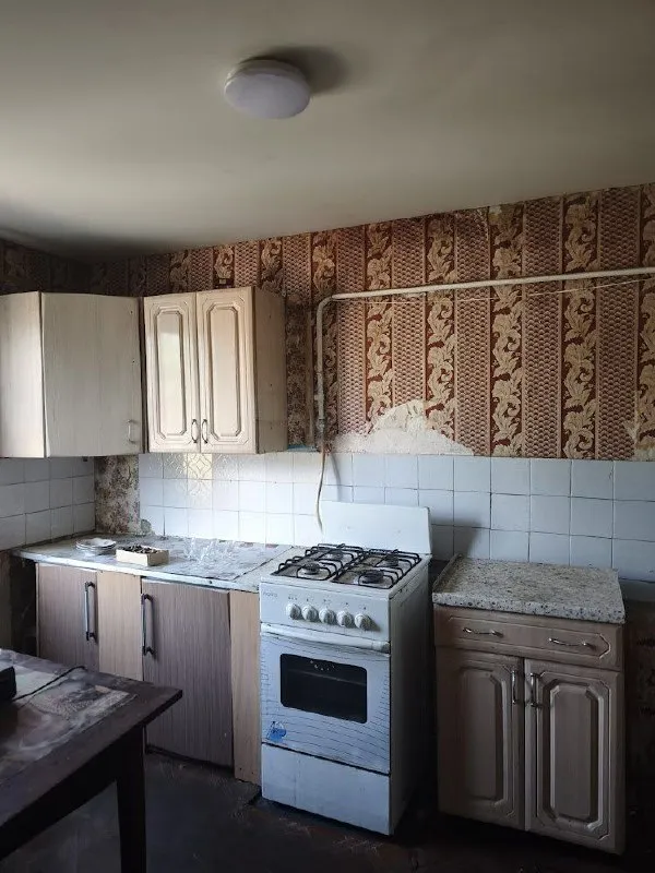 Продаётся добротный газифицированный дом 🌇в  мариуполе. Расположен в ильичевском районе, ориентир- пентагон. 📍 🌊дорога к дому заасфальтирована и освещена. 📍в шаговой доступности остановки, магазины, школа и т. Д.   ✅в доме общей площадью 66,8 м кв  4 жилые  комнаты, кухня 9,6 м кв. , туалет и ванная. ✅состояние жилое, окна пластиковые,   потолки высокие.   ✅участок ровный,   5,08 соток.   📲☎️+79493640374 📲☎️+79490895300 🛫подписаться  |  дать объявление 📲наш max - фотография - 7