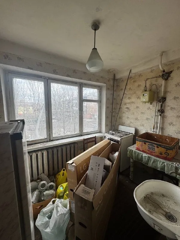 🏡продаётся 1-однокомнатная квартира 🌇город: шахтёрск днр 🗺ориентир пост гаи • этажность–3/5 жилого дома • общая площадь–29 м2 • квартира под ремонт, не угловая • документы готовы 🔥собственник 💴цена: 1🍋500.000 рублей ☎️+7(949) 509-75-13 📨подписаться - фотография - 3