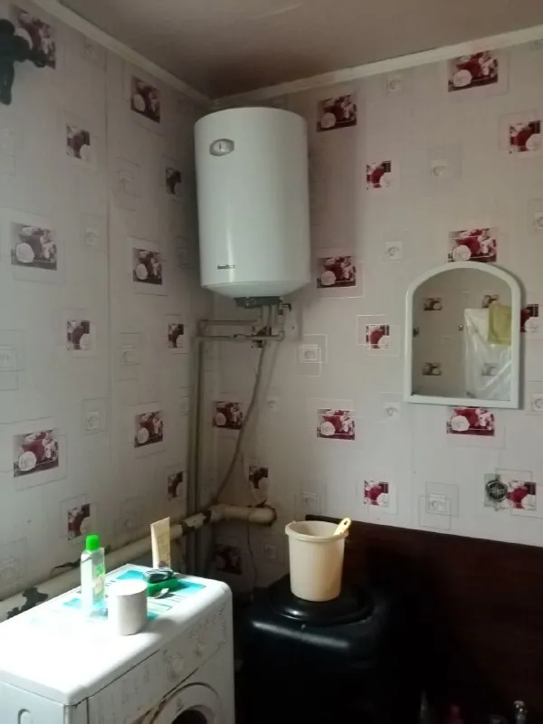 Продаю дом пос нижняя крынка 68кв есть хоз постройки, гараж с смотровой ямой, ванна и туалет в доме, отопление паровое на твердом топливе, большой огород. Звоните хозяйка +79493287541 феникс, телеграмм, мах. Цена 950 000руб ▪️ недвижимость большого харцызска 👈 подписаться ▪️ разместить объявление ▪️ обсудить - фотография - 6