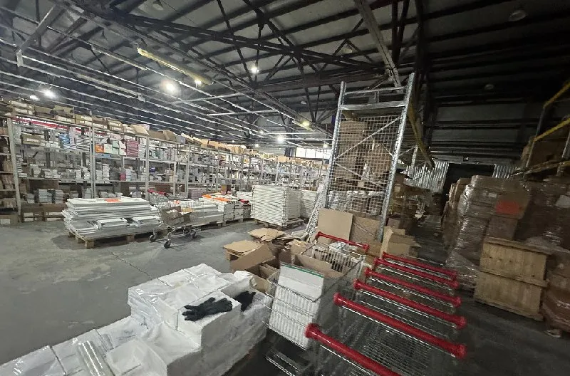 Аренда складского помещения с рампой 1800м2 в центре донецка-парк щербакова-ул. 9-го января ☎️79495059339 ☎️79496307778 стройте свое пространство с агентством недвижимости город. Вы мечтаете - мы реализовываем💫. 📌аренда складского помещения с рампой 1800м2 в центре донецка-парк щербакова-ул. 9-го января. Помещение 1800 квадратных метров 📌закрытая охраняемая территория ✔️куйбышевский район ✔️вода по графику 💧 ✔️закрытая территория ✔️охрана 24 часа ✔️отопление газ❗️ ✔️рос. , реестр ✔️крыша не течет❗️ цена: 750💸кв2 показ в любое время ❗️ ☎️79495059339 ☎️79496307778 - фотография - 6